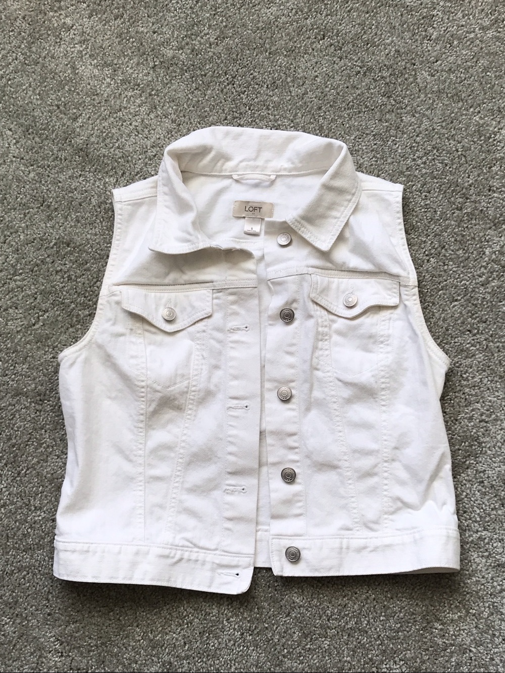 Preowned LOFT White Denim Trucker Sleeveless Button-Front Vest - Small